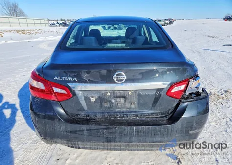 2017 Nissan Altima 2.5 z USA, uszkodzony, nr VIN 1N4AL3AP2HC149468